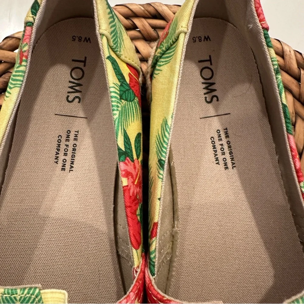 TOMS Tropical Argentina Classic Slip On Shoes - Picture 3 of 5